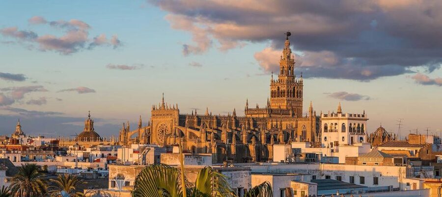 Seville: Guided Tour with Cathedral & Giralda Entrance - Skip-the-Line Entry: The Practical Advantage
