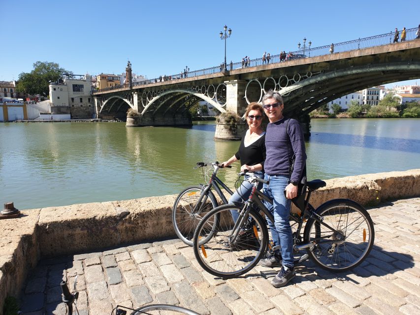 Seville: Highlights Bike Tour with Local Guide - Group size, private bookings, and the pace