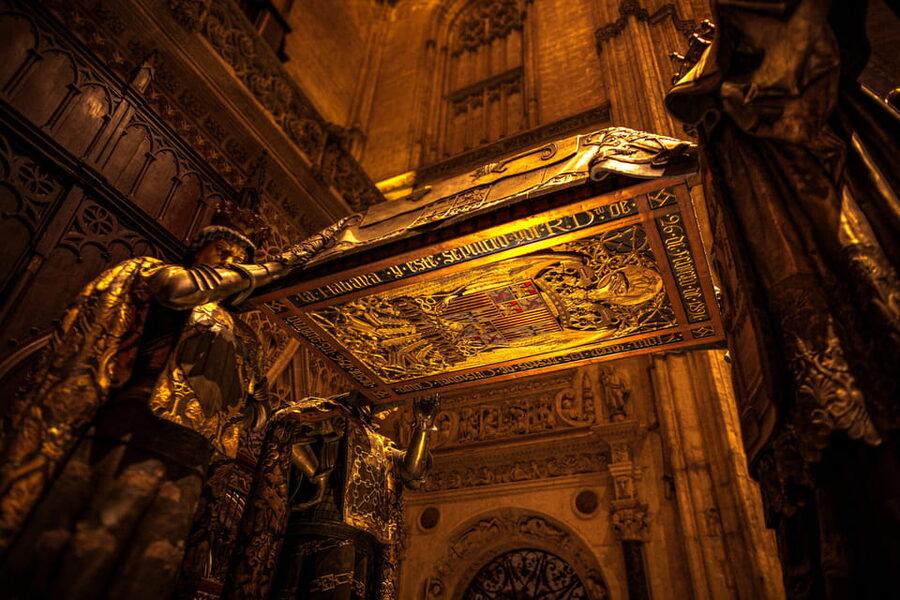 Seville: Priority Access Cathedral, Giralda & Alcázar Tour - How strong is the guiding?