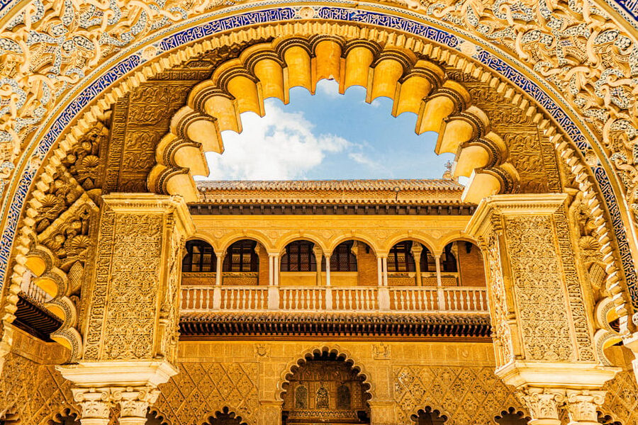 Seville: Priority Access Cathedral, Giralda & Alcázar Tour - Time, group size, and the real pace