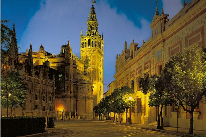 Seville Private Walking Tour with Alcazar & Cathedral Tickets - Inside Seville Cathedral and the tomb of Columbus