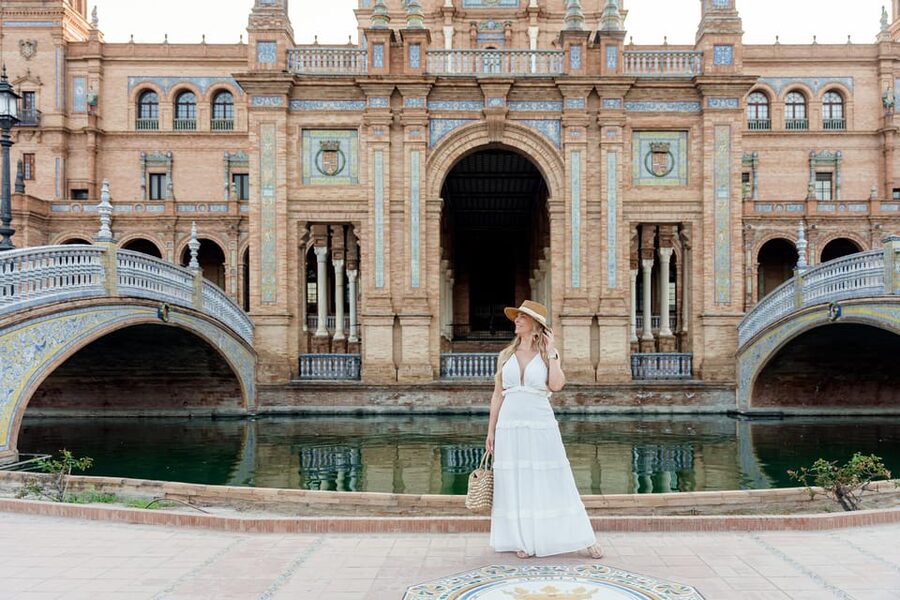 Seville: Professional Photoshoot - Is $88 good value for a private Seville session?