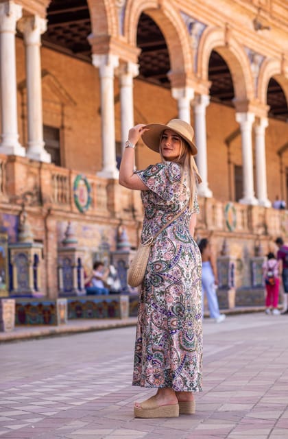 Seville: Professional Photoshoot at Plaza de España - Key points at a glance