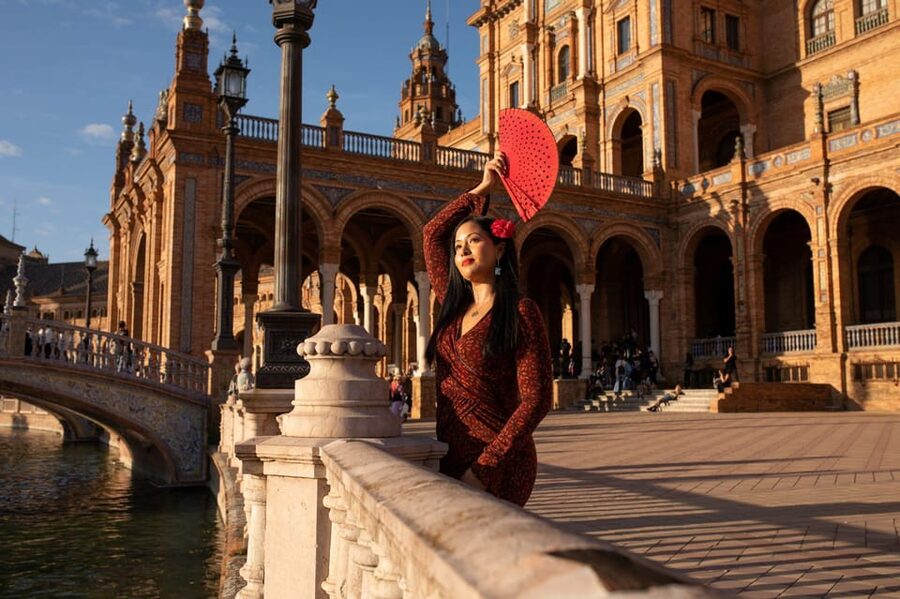 Seville: Professional Photoshoot at Plaza de España - The photographers make the biggest difference