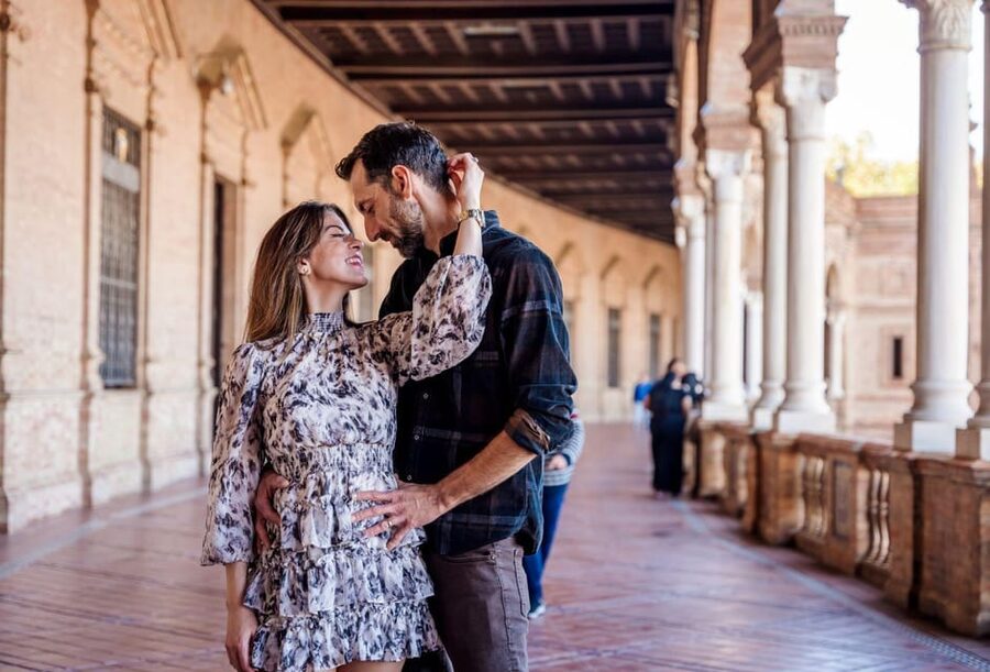 Seville: Professional Photoshoot at Plaza de España - Weather, closures, and crowded backgrounds