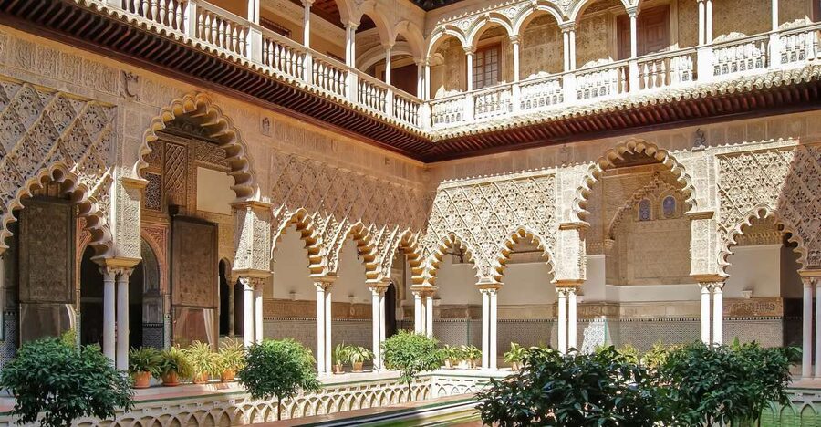 Seville: Royal Alcázar Entry Ticket - Entering at the Puerta del León