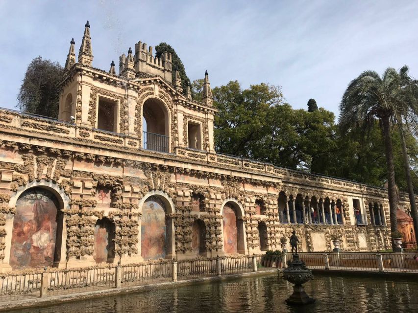 Seville: Small-Group Alcázar Guided Tour & Entry Ticket - The Mudejar Palace and Peter I’s bold statement
