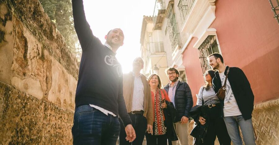 Seville: Small-Group Jewish Quarter Discovery Walking Tour - Former synagogues and the challenge of seeing what is gone