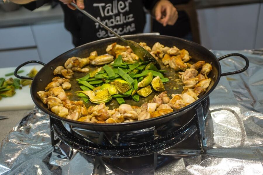Seville: Spanish Cooking Class with Dinner - The first hour: salmorejo, gazpacho, and Spanish tapas
