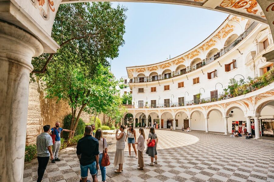 Seville: Tapas, Taverns and History Guided Walking Tour - Las Teresas: a 1870 tavern and a classic first plate