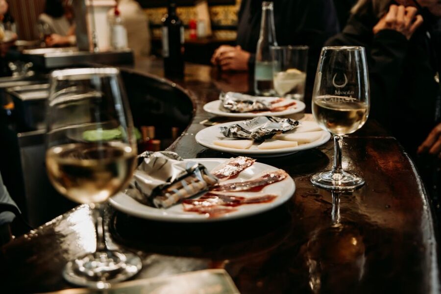 Seville: Tapas, Taverns, and History Walking Tour - How much food and drink do you really get?