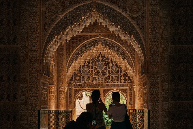 Skip The Line Alhambra and Generalife Guided Tour - Plaza de los Aljibes and the Alcazaba views