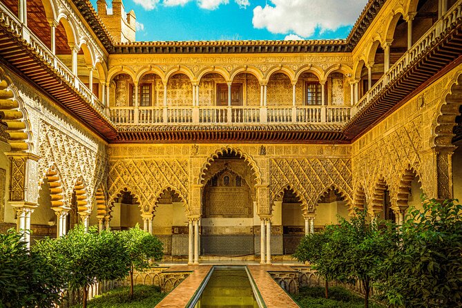 Skip the Line Seville Alcázar, Cathedral & Giralda Guided Tour - Puerta del León: a fitting entrance