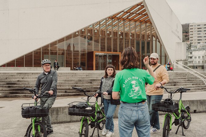 Small-Group Electric Bike Tour in San Sebastián - El Antiguo, Ibaeta, and the university district