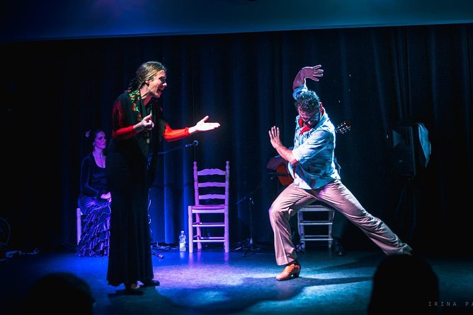Tablao Flamenco Orillas de Triana Ticket - How the one-hour performance unfolds