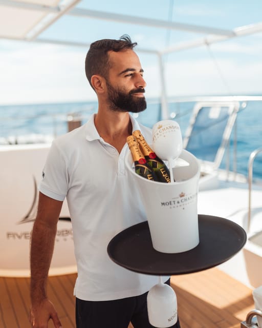 Tenerife: Catamaran Cruise with Brunch and Unlimited Drinks - Choosing your seat and handling seasickness