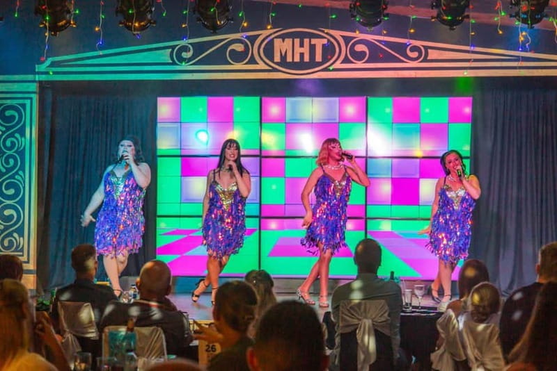 Tenerife: MHT - Music Hall Tavern Comedy Drag Dinner Show - The pre-show warms up the room