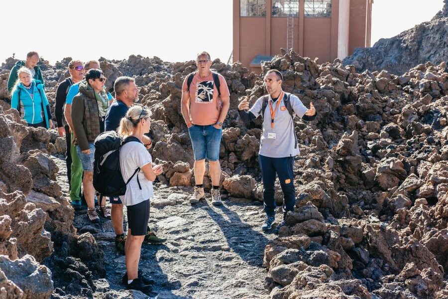 Tenerife: Mount Teide Summit Hiking Adventure with Cable Car - The guides make the difference