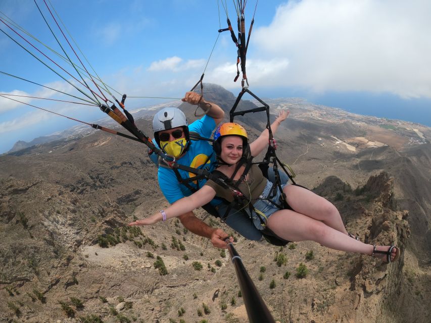 Tenerife: Paragliding with National Champion Paraglider - From your hotel to the Adeje launch area