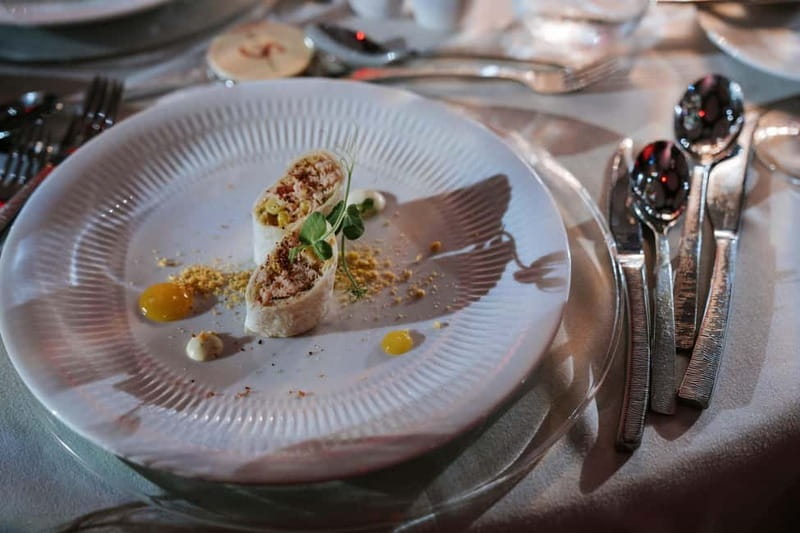 Tenerife: Scandal Dinner Show Entry Ticket and 5-Course Meal - Key points to know before booking