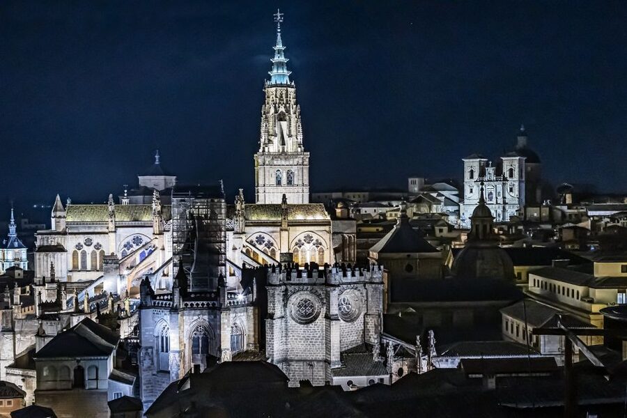 Toledo: Cathedral Tour with a Local Guide - Group size, timing, and comfort