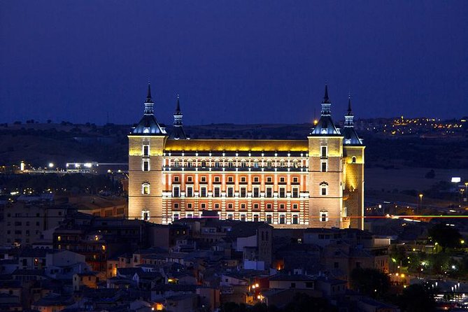 Toledo Full-Day Walking Tour with Guide from Madrid - Plaza de Zocodover, Toledo’s meeting place