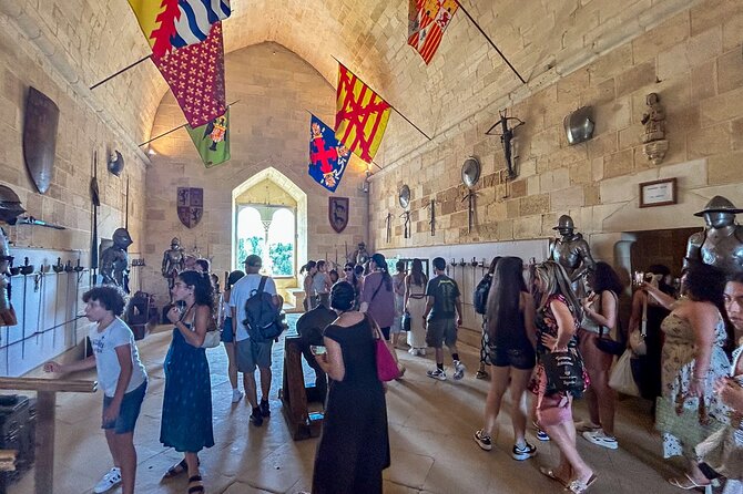 Toledo, Segovia and Avila from Madrid with Tickets and Lunch - Ávila offers walls on a grand scale