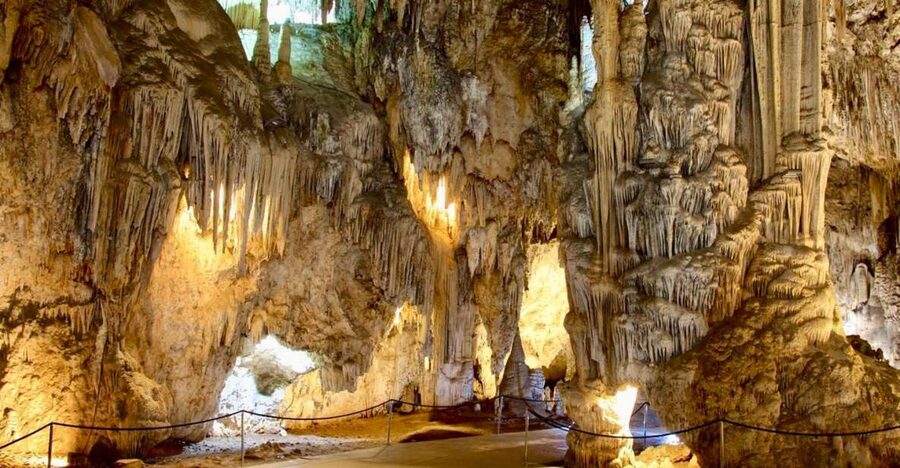 Torremolinos/Benalmadena: Nerja Caves Tour with Frigiliana - Frigiliana: the prettiest walk of the morning