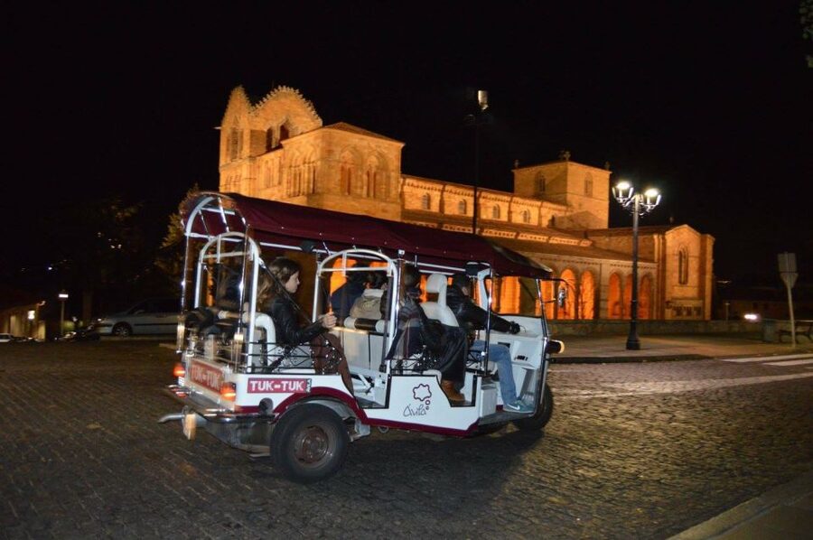 Tour Guiado En Tuk Tuk Recorre Avila De La Forma Mas Comoda - Why a tuk tuk works well in Avila