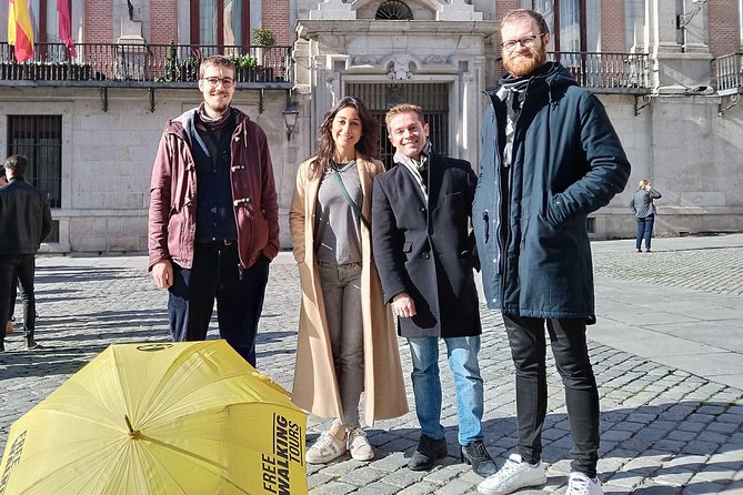 Tour "Madrid of the Austrias" | Old Town ❤️ - Finishing at Teatro Real