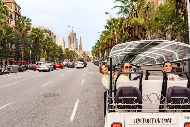 Tour Welcome Barcelona with Local Guide in Eco Tuk Tuk Private - Why a tuk-tuk works well in Barcelona