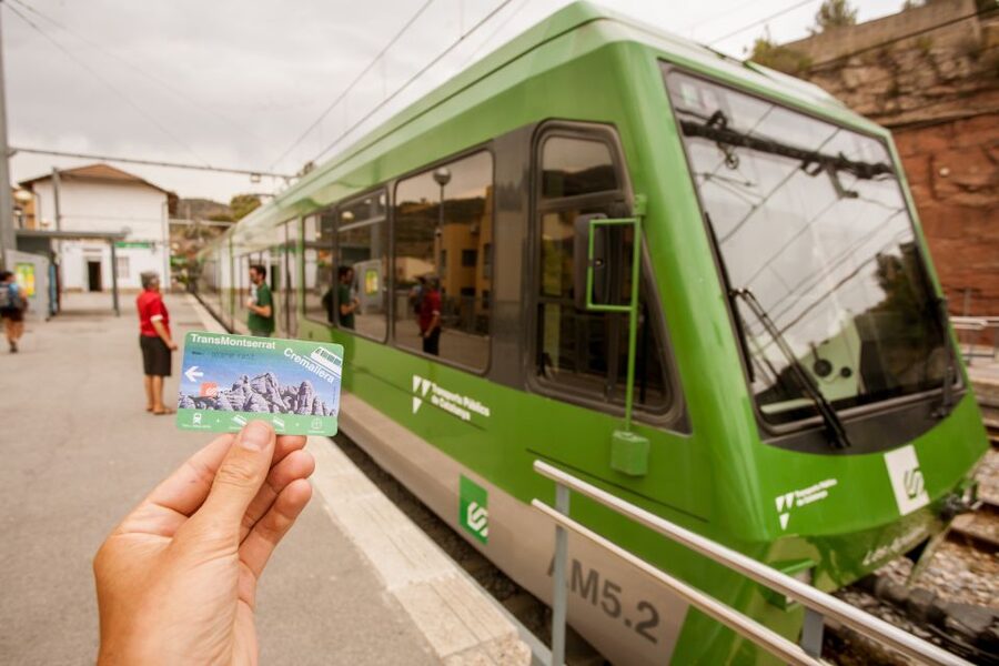 Trans Montserrat: Return Ticket and Audiovisual Exhibit - Taking the train from Plaça Espanya