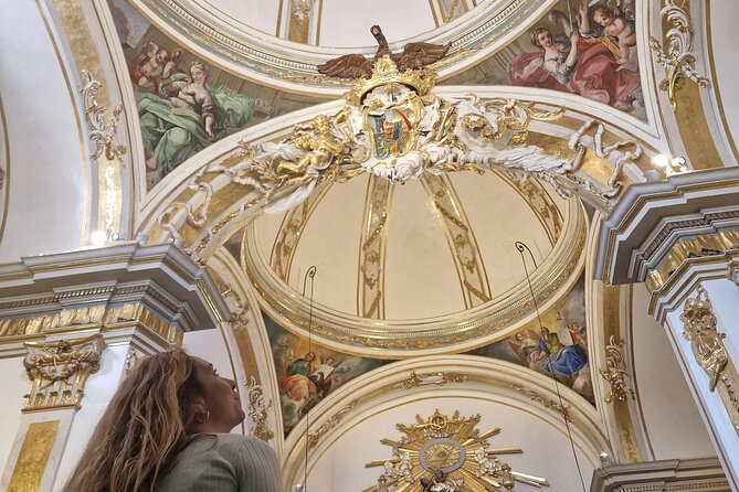 Valencia: Art & Architecture Guided Tour with Monuments Tickets - Valencia Cathedral and the story of the Holy Chalice