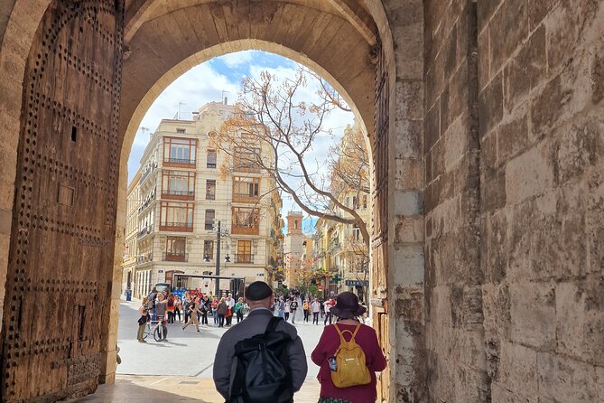 Valencia: Art & Architecture Guided Tour with Monuments Tickets - Starting with the Torres dels Serrans and medieval Valencia
