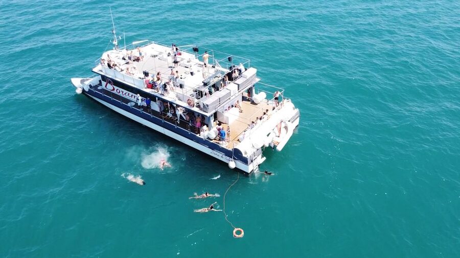 Valencia: Catamaran Cruise with Stop for Swimming - The first 45 minutes: Marina views and the coast