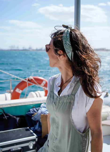 Valencia: Catamaran Cruise with Swimming & Optional DJ - Optional DJ sailings and onboard atmosphere