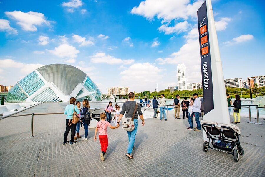 Valencia: City of Arts and Science 3D Movie at Hemisfèric - Key things to know before you book
