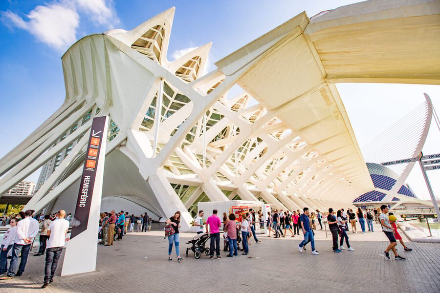 Valencia: City of Arts and Science 3D Movie at Hemisfèric - Choosing the right movie and time