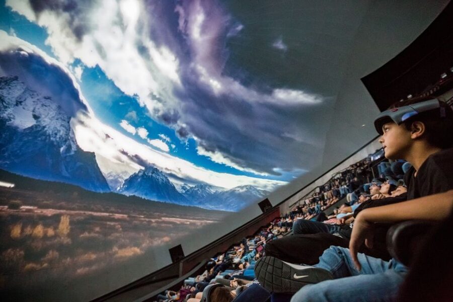 Valencia: City of Arts and Science 3D Movie at Hemisfèric - How the experience compares with the wider complex