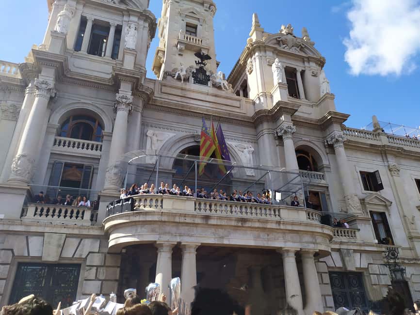 Valencia: City Walking Tour with Top Attractions - ITALIAN - Plaza de la Reina, the Cathedral, and Micalet