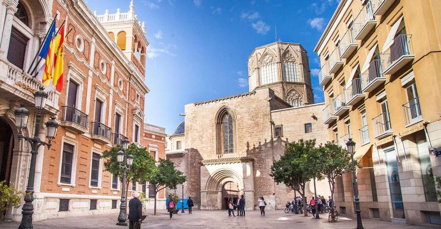 Valencia: Essentials and World Heritages Sites Walking Tour - City Hall and Valencia’s civic center