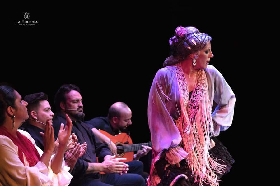 Valencia: Flamenco Show with Dinner at La Bulería - Food, service, and the atmosphere between courses