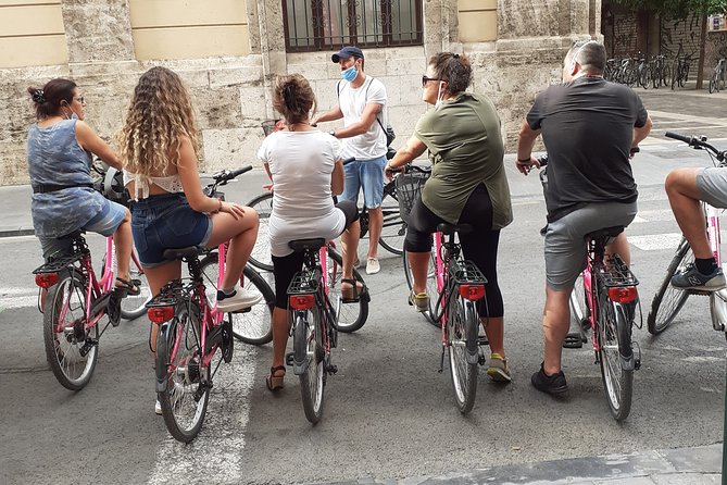 Valencia Highlights Bike Tour - L’Umbracle and the aquarium district