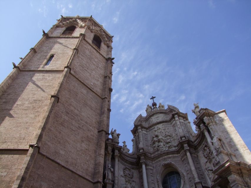 Valencia: Historical Walking Tour - Starting at Torres de Serranos