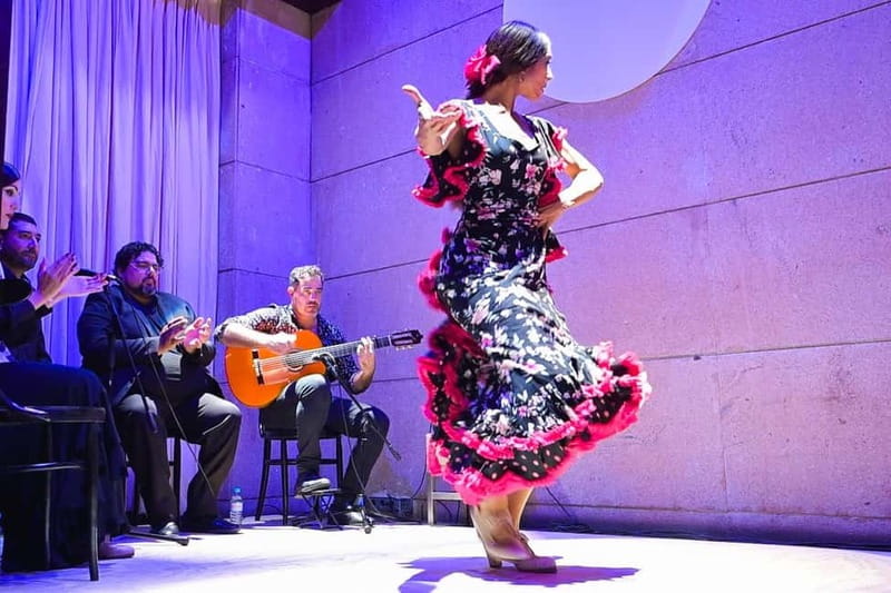 Valencia: La Linterna Flamenco Show - Seating advice: get there before the music starts
