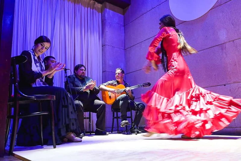 Valencia: La Linterna Flamenco Show - A small venue with real advantages and limits