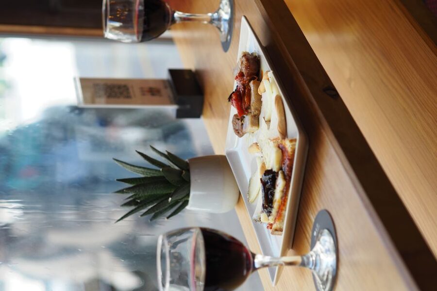 Valencia: Morning Food Tour with Central Market Visit - Why a morning food walk fits Valencia