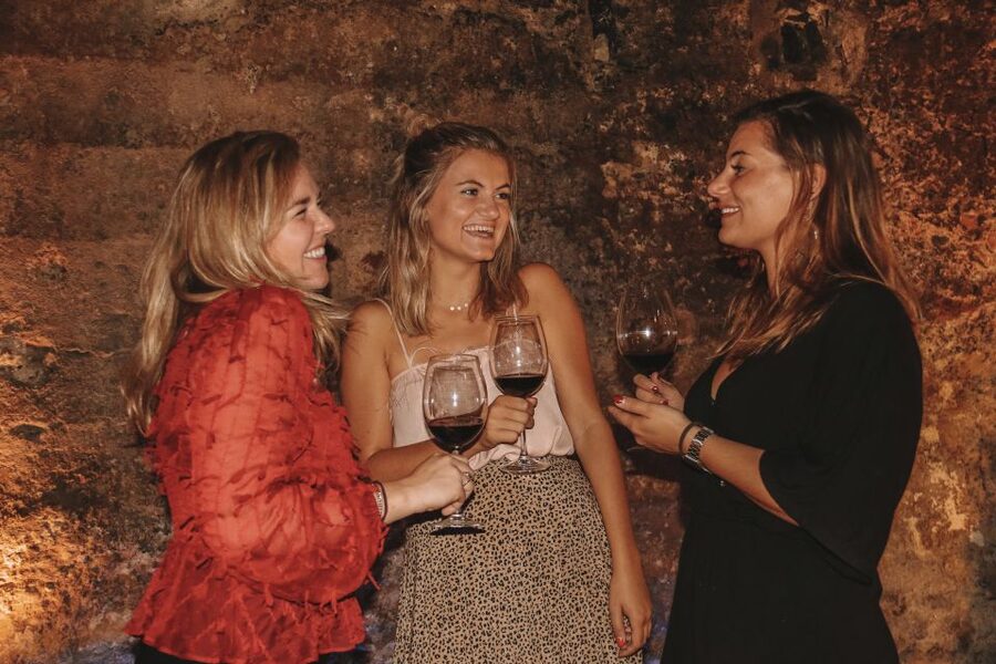 Valencia: Old Town Tour, Wine & Tapas in an 11th c. Monument - Timing, comfort, and access