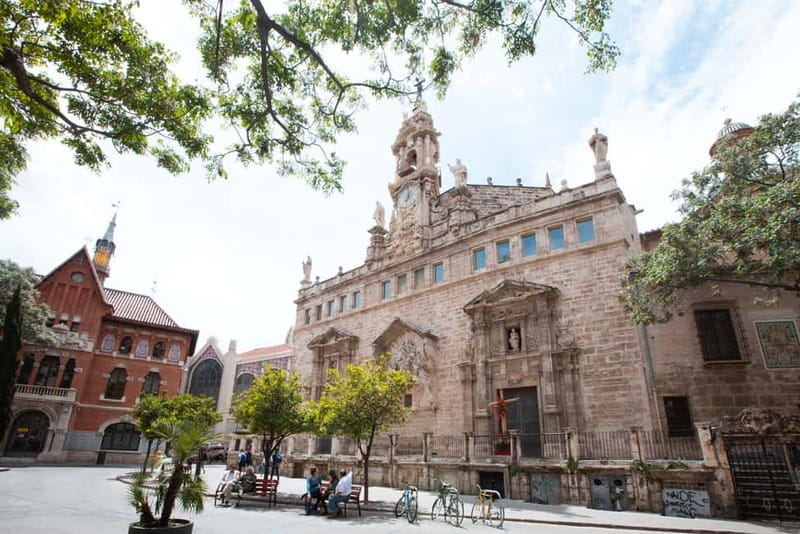 Valencia: San Nicolas, Silk Museum and Santos Juanes Church - Who will enjoy this ticket most?