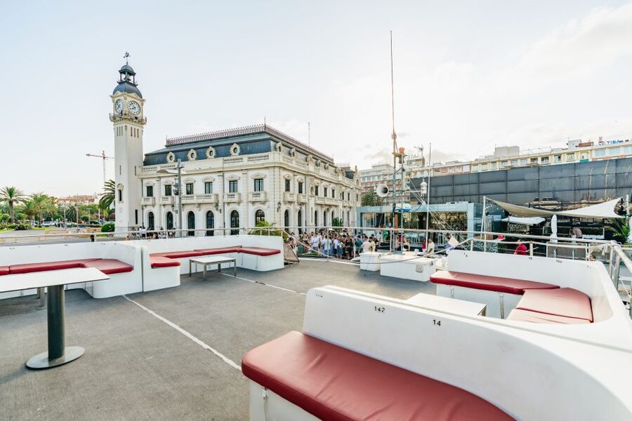 Valencia: Sunset or Daytime Catamaran Cruise with Drink - Setting off from Valencia Marina